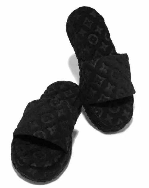 Luxe Plush Velvet Slippers, where style and comfort meet in perfect harmony.