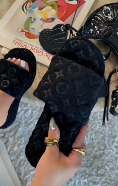 Luxe Plush Velvet Slippers, where style and comfort meet in perfect harmony.